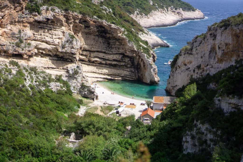 image isla de Hvar pero vojkovic BQEzQwAXHR0 unsplash 1