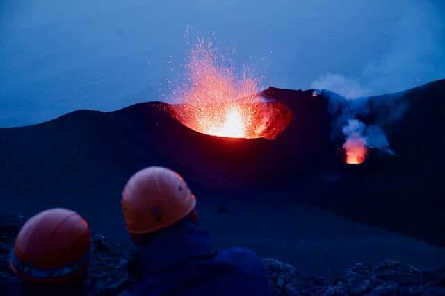 image volcanes activos que se pueden visitar sergio cima rDs0zbXQwUE unsplash 1