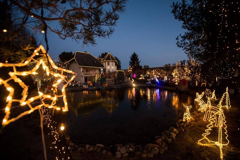 image decoración navideña AltLA CASA MAS NAVIDENA DE EUROPA ESTA EN AUSTRIA efe