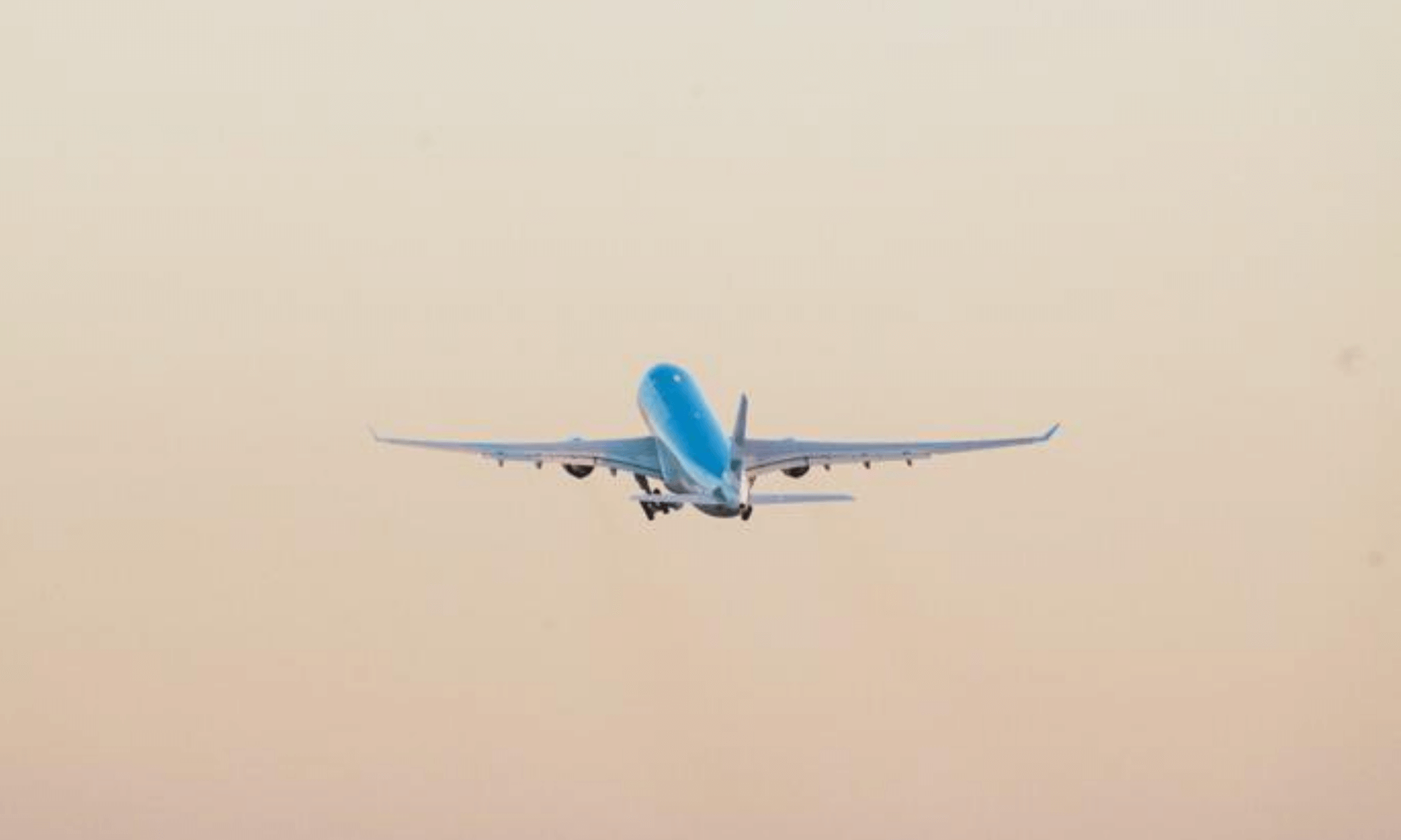 Así se vivió el despegue del avión argentino que viaja a Moscú para traer las primeras vacunas Sputnik V