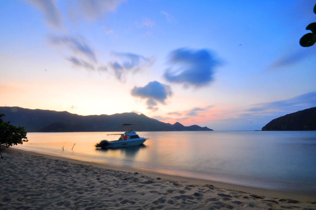 image parque nacional tayrona Atardecer Bahia de Cinto 2