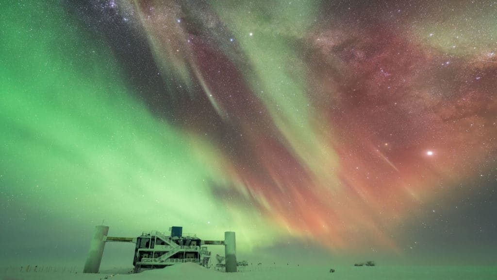 image fotografías de auroras boreales BENJAMIN EBERHARDT