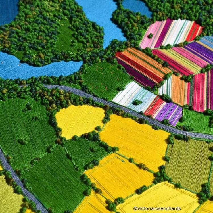 image paisajes Estos bordados 3D de paisajes capturan coloridas vistas aereas de la Inglaterra rural 5