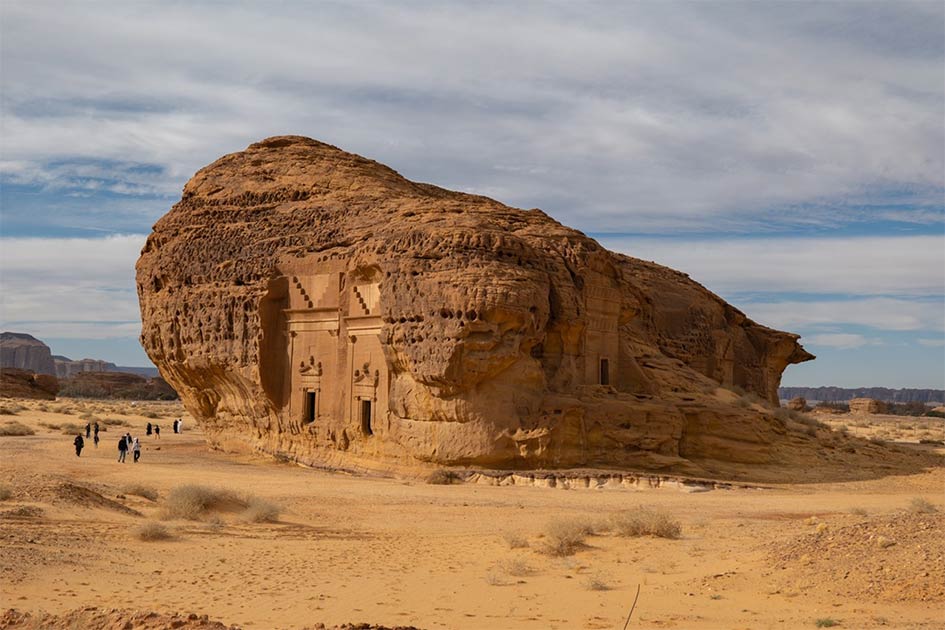 Hegra Arabia Saudí abre Hegra por primera vez al turismo extranjero, un destino comparable al sitio arqueológico de Petra en Jordania image Hegra Hegra 3