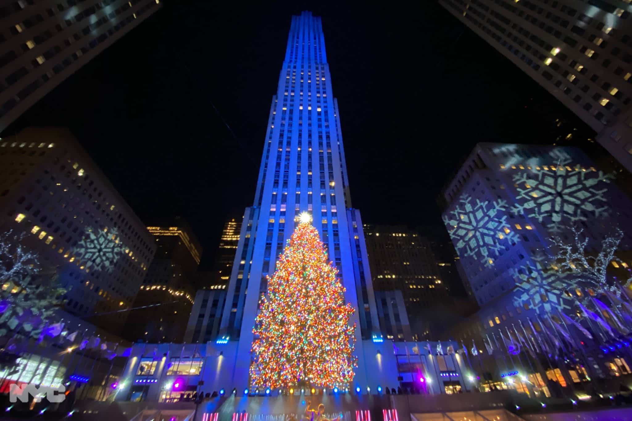 Nueva York inauguró su Navidad con el tradicional encendido del imponente árbol de Rockefeller Center 1