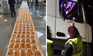 Voluntarios preparan 6.000 comidas para camioneros varados por las restricciones impuestas en Francia tras nueva cepa de COVID-19 en Reino Unido