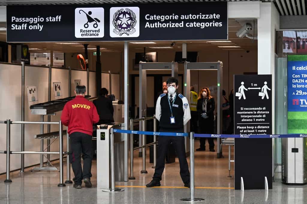 Italia permitirá el ingreso de personas que viajen desde el Reino Unido pero con algunas restricciones