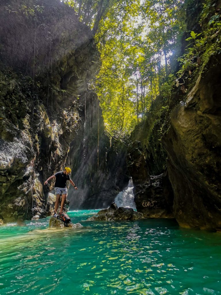 image Kawasan Falls ricardo sone gGztQSdk70 unsplash 1