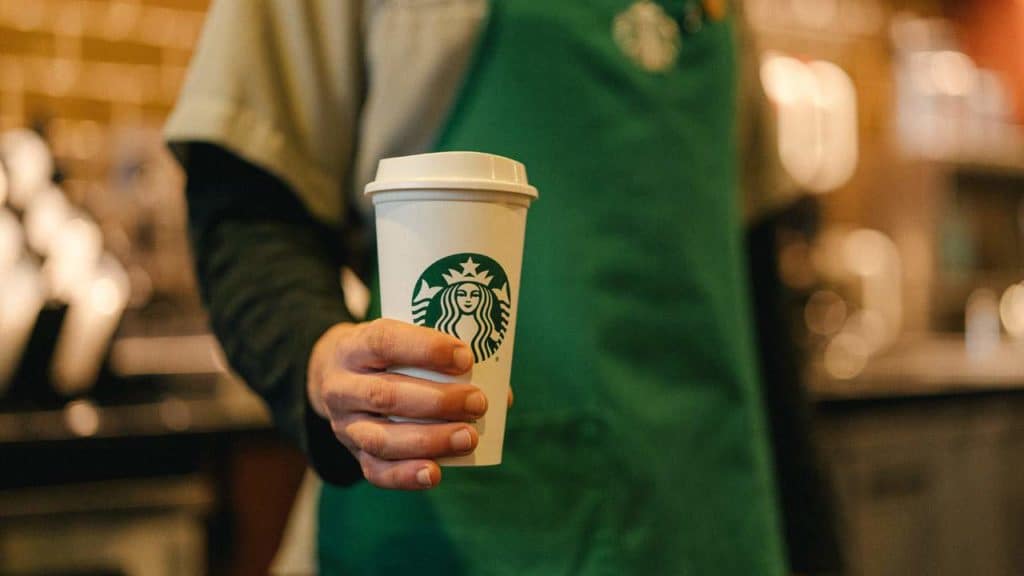 Starbucks ofrecerá café gratis durante todo el mes de diciembre a los trabajadores de la salud en primera línea de Estados Unidos