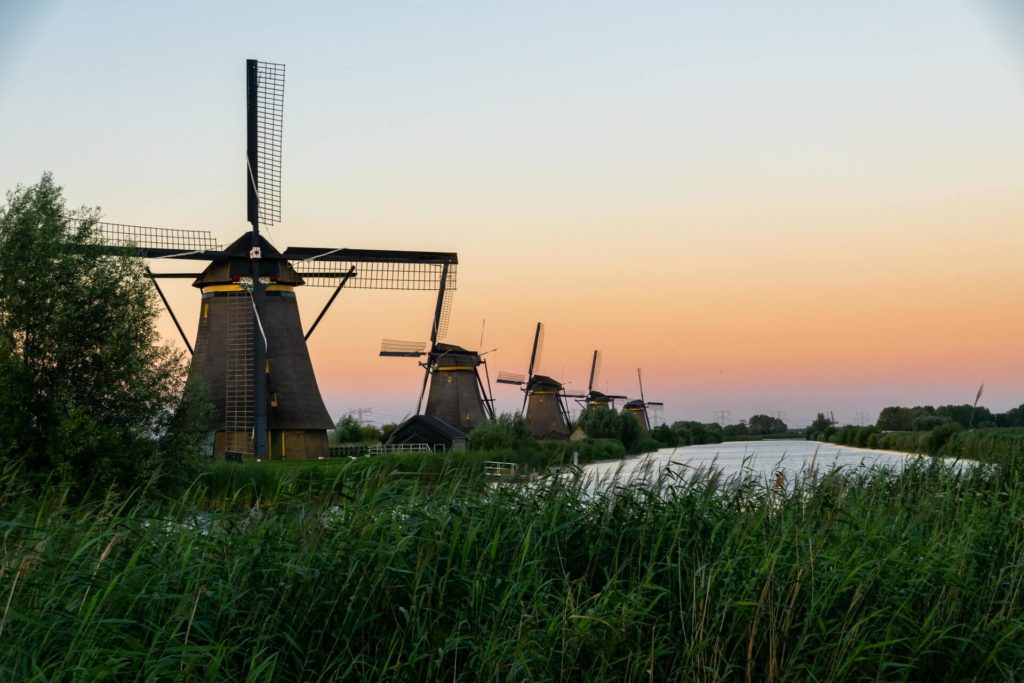 image molinos de viento que merecen la pena visitar thomas bormans kNmlCjM3apA unsplash 1