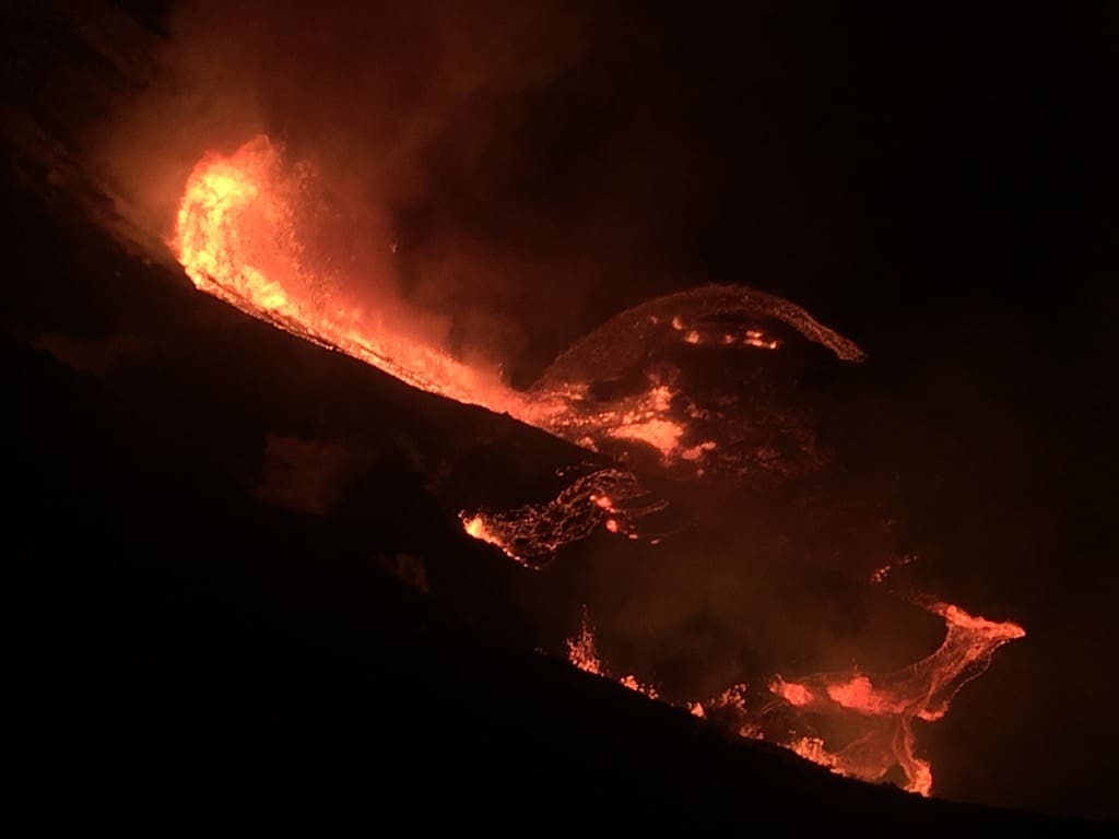 Hawái: el volcán Kilauea, uno de los más activos del mundo, entró en erupción y las autoridades piden a la población que tome precauciones