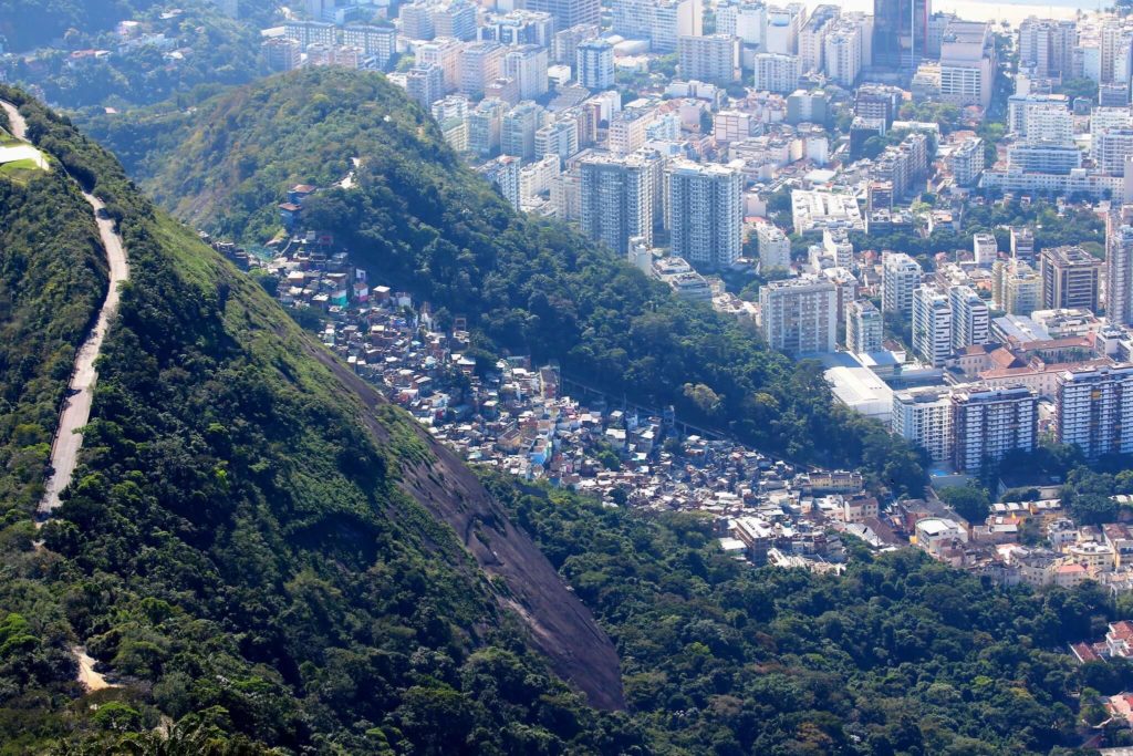 Cómo llegar a Santa Marta y qué ver en uno de los barrios más coloridos de Río de Janeiro