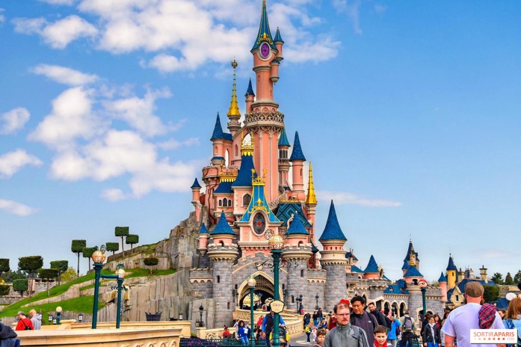 Disneyland París retrasa su reapertura hasta abril debido a la pandemia de COVID-19 