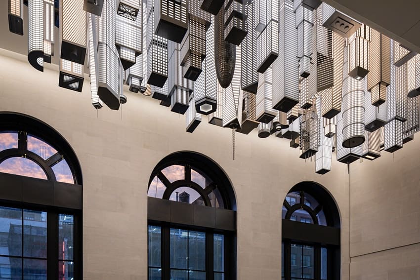 La estación de trenes Penn Station, Nueva York, fue remodelada y ahora recibe a los pasajeros con obras de arte