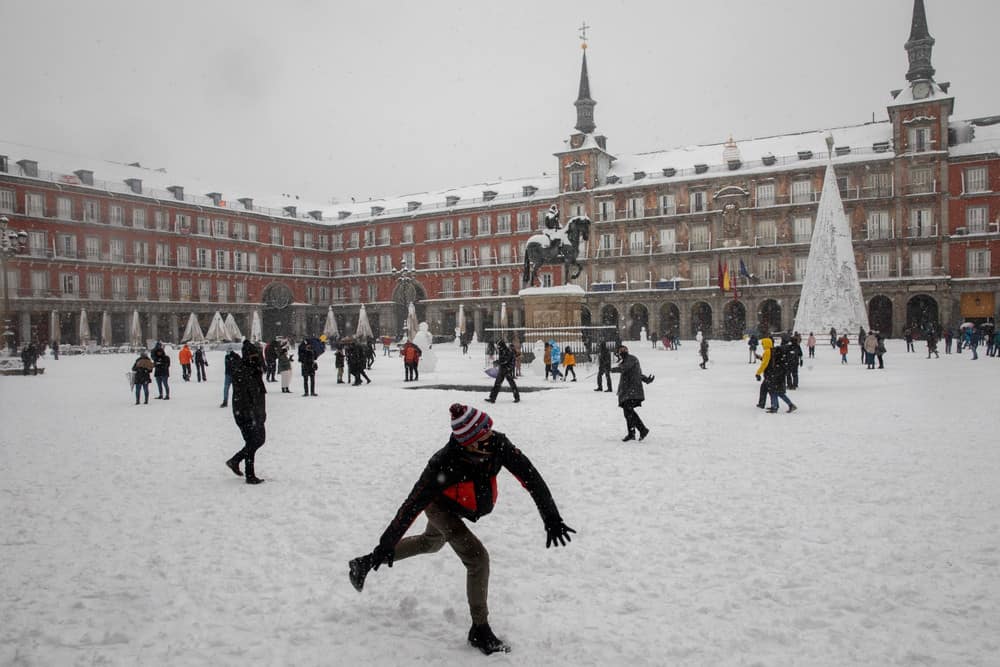 image calles de Madrid GALERIA Lo que Filomena dejo en las calles de Madrid 10 las mejores fotografias de una ciudad tenida de un historico temporal de nieve