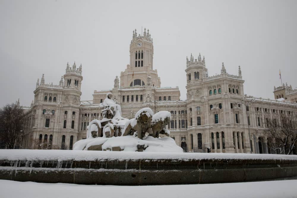 image calles de Madrid GALERIA Lo que Filomena dejo en las calles de Madrid 5 las mejores fotografias de una ciudad tenida de un historico temporal de nieve