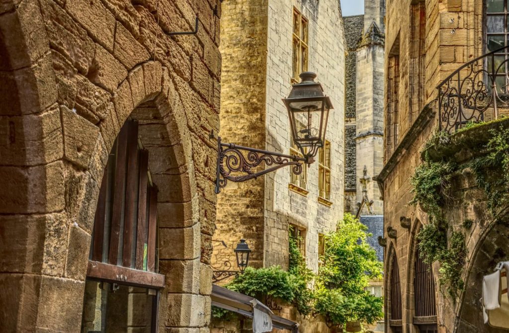 image Sarlat hans maeckelberghe Abs0t8Pe5Qc unsplash 1