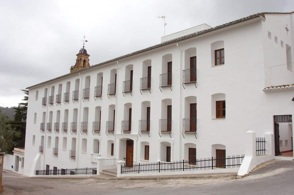 Silencio, introspección y calma: los beneficios de hospedarse en este monasterio de Valencia