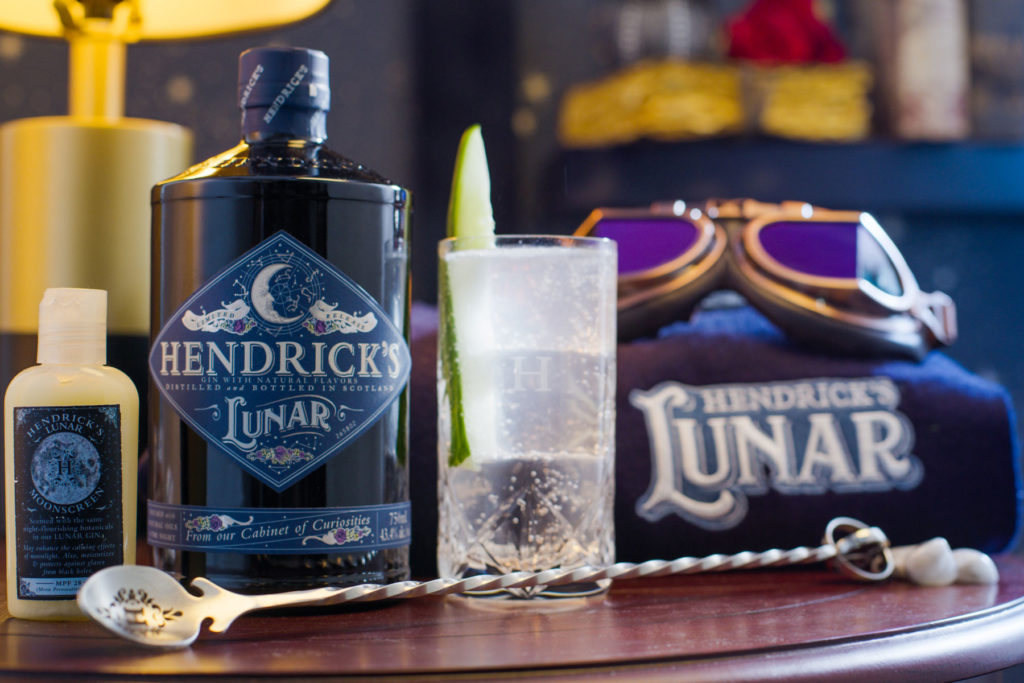 La marca de ginebra Hendrick's está lanzando una edición limitada llamada Lunar Gin, una bebida para celebrar la primera luna llena de 2021