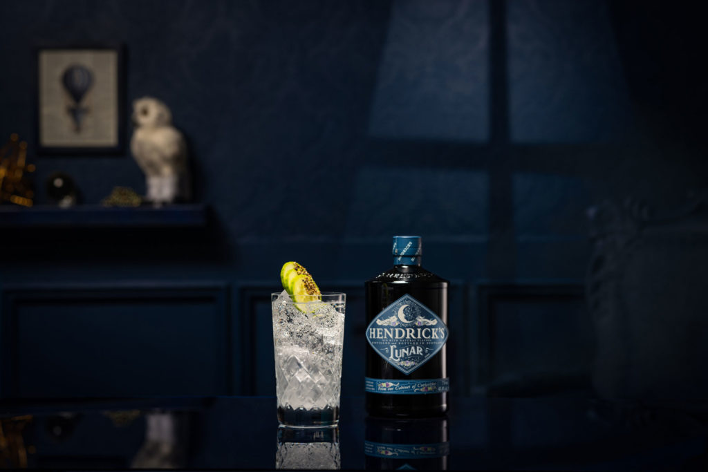 La marca de ginebra Hendrick's está lanzando una edición limitada llamada Lunar Gin, una bebida para celebrar la primera luna llena de 2021