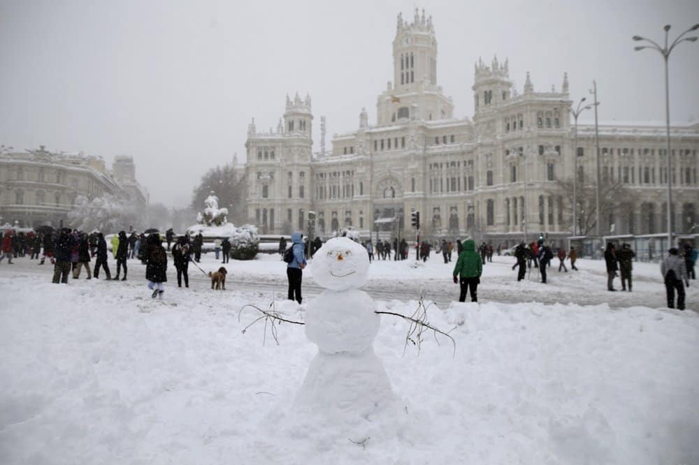 Una nevada histórica convirtió a Madrid en una pista improvisada de esquí