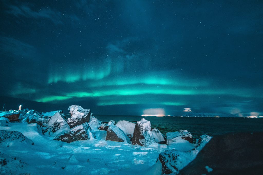 Islandia permitirá que las personas que presenten comprobante de vacunación contra el COVID-19 se salteen la cuarentena obligatoria