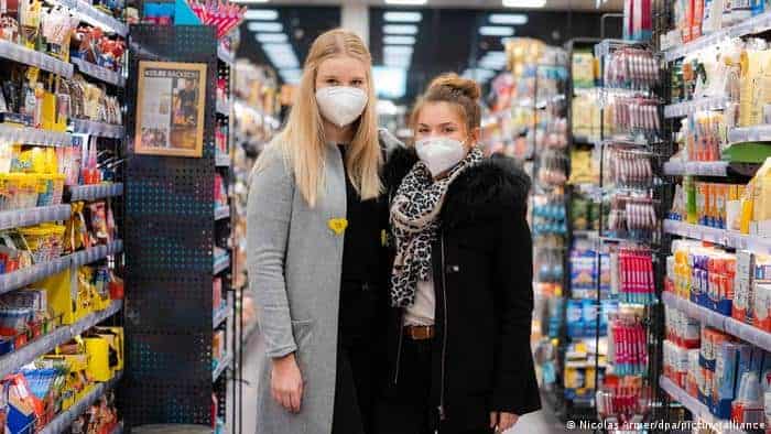 Debido a las restricciones por el coronavirus, un supermercado alemán se ofrece como nuevo espacio para encontrar pareja