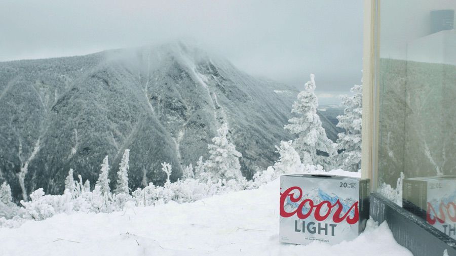 image trabajo remoto Esta marca de cerveza monta una oficina en lo alto de una montana nevada para disfrutar del trabajo remoto y busca quienes quieran vivir la experiencia 2