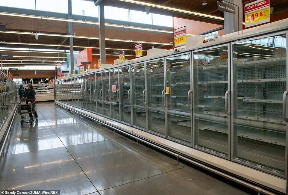 Texas lleva ya varios días sin electricidad: los supermercados se están quedando sin comida y las autoridades piden a los residentes 'hervir agua' para consumo