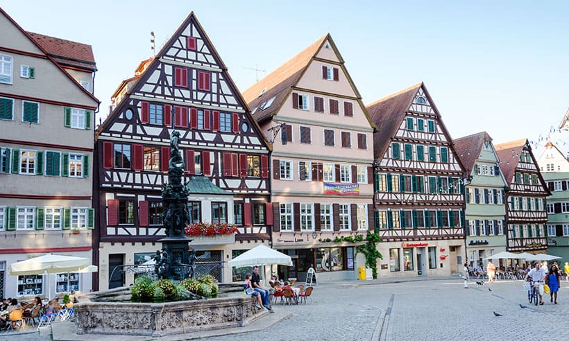 image destinos de Europa para visitar en 2021 alemania tubingen plaza t