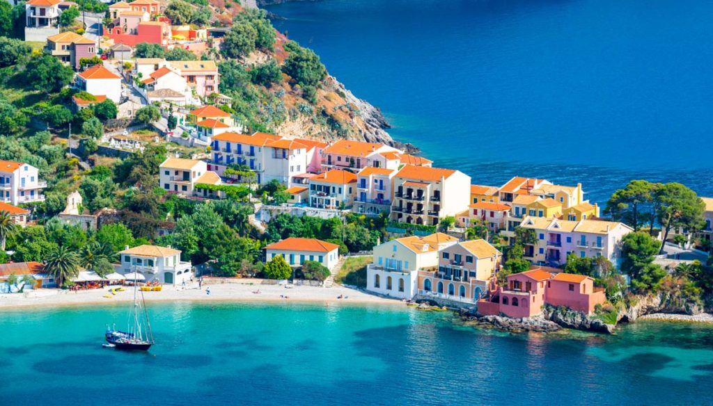 image destinos de Europa para visitar en 2021 cefalonia