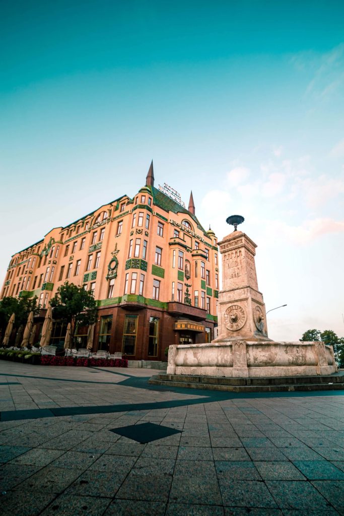 image crucero por el Río Danubio chronis yan OdDahpSQdS8 unsplash 1