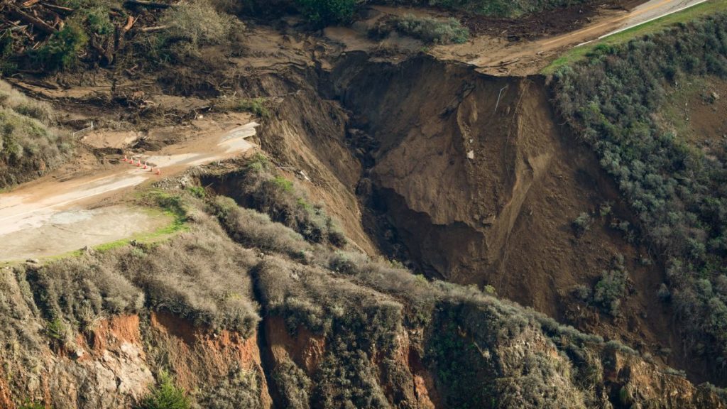 california Parte de la ruta panorámica 1 de California fue arrasada esta semana por una tormenta image california https cdn.cnn .com cnnnext dam assets 210130120239 restricted 03 california highway 1 big sur 0129