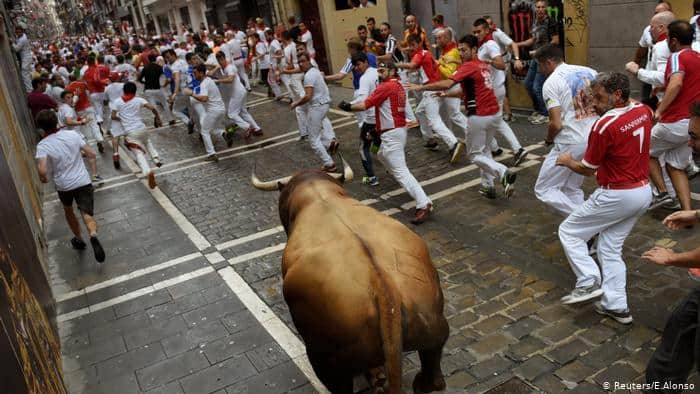 PETA ofrece al alcalde de Pamplona €298.000 a cambio de cancelar definitivamente los crueles encierros de toros 