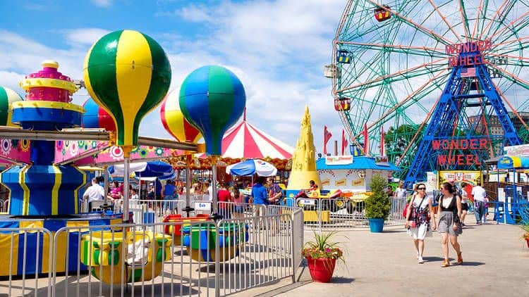 Los parques temáticos de Nueva York podrán abrir sus puertas nuevamente, justo a tiempo para la primavera