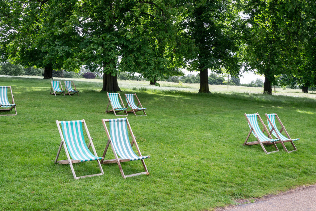 Mejores cosas que hacer en Hyde Park: Rentar sillas y descansar.