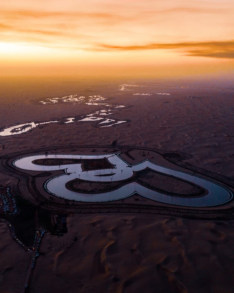 image Love Lake Conoce ‘Love Lake un insolito lago en forma de corazon ubicado en medio del desierto cerca de Al Qadra en Dubai 5