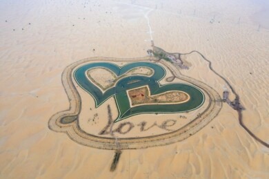 Conoce ‘Love Lake’, un insólito lago en forma de corazón ubicado en medio del desierto cerca de Al Qadra, en Dubái 6