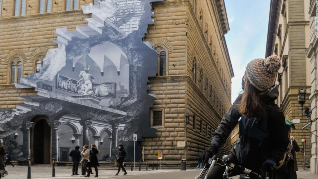 Artista francés creó una impresionante ilusión óptica en la fachada del museo Palazzo Strozzi, en Florencia