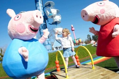 Paultons-Park-Peppa-Pig-World-girl