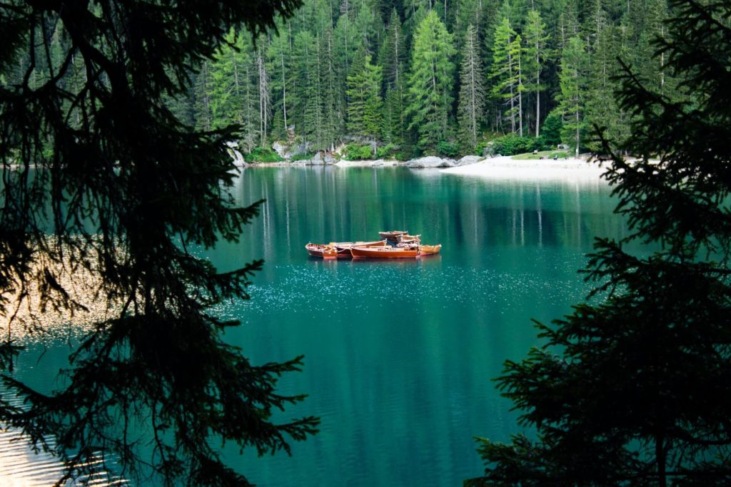 image Lago Braies alessandro ranica SwDgLsu75FA unsplash 1