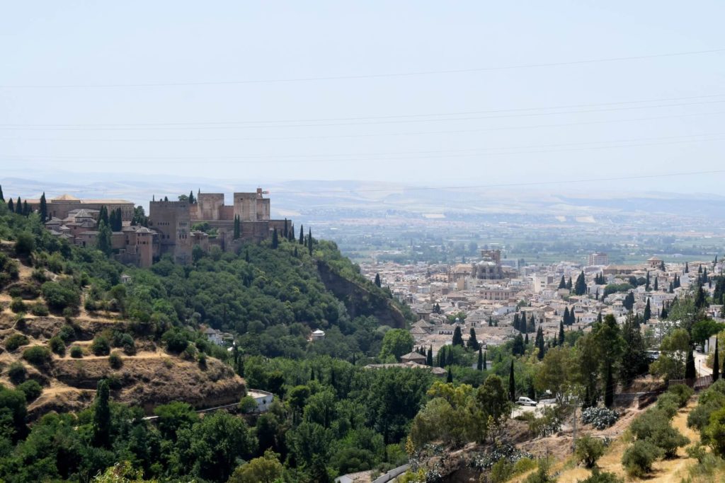 image 24 horas en Granada cdoncel iUX4wm7MEhI unsplash 1