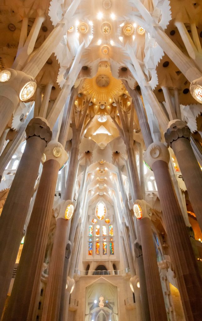 image Sagrada Familia duncan kidd sexpzbnL2Kk unsplash 1