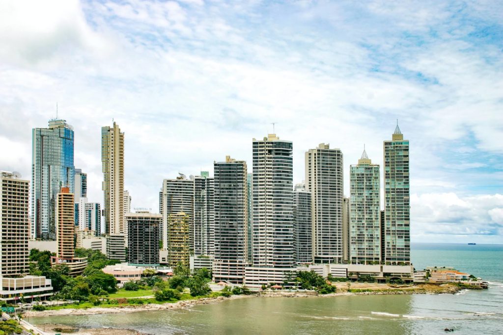 image Escala en Panamá jacqueline brandwayn rhHIEtBPD5A unsplash 1