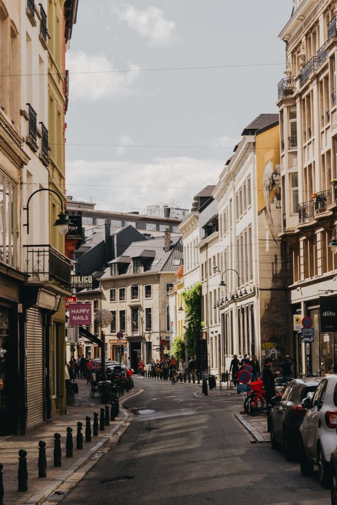 image 24 horas en Bruselas marius serban sPRHdYDk4mM unsplash 1