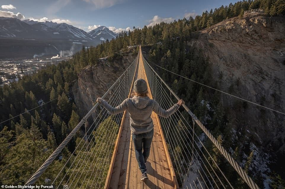 puente colgante más alto El puente colgante más alto de Canadá abrirá sus puertas en mayo puente colgante más alto