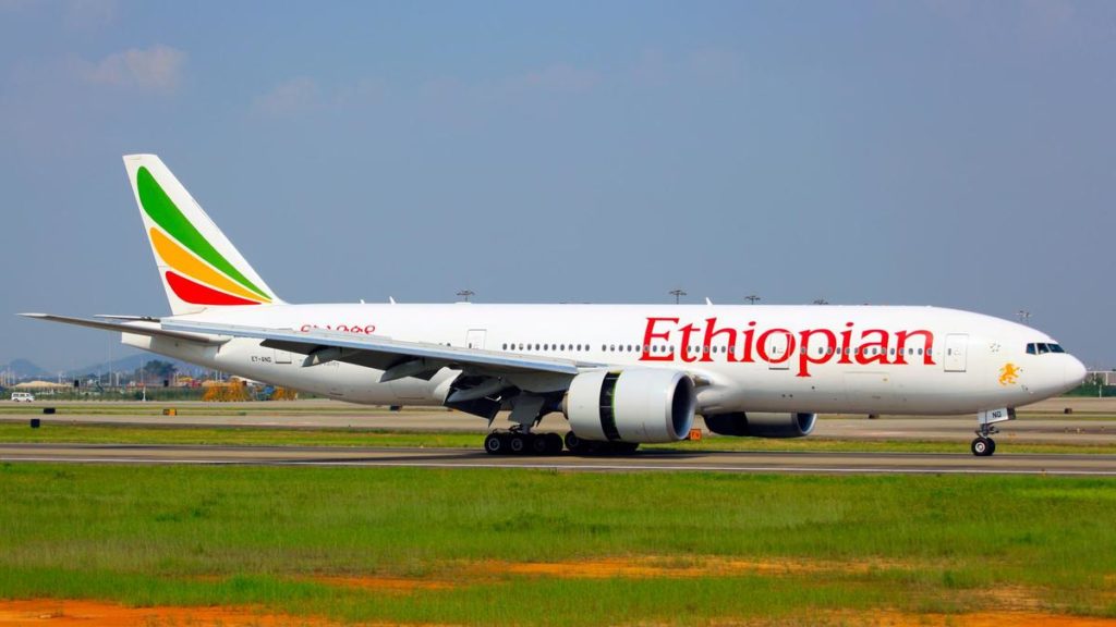 Un avión de la aerolínea Ethiopian Airlines aterrizó en un aeropuerto en construcción por error