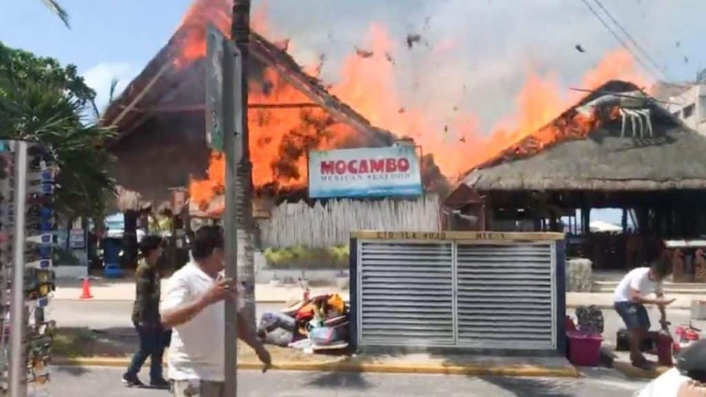isla mujeres Arde el paraíso: incendio en Isla Mujeres consume tiendas y restaurantes image isla mujeres NNBYOSF5TJCD5LEXLGE4XTVJM4