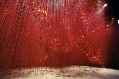 chiharu-shiota-i-hope-thread-installation-art-3 (1)