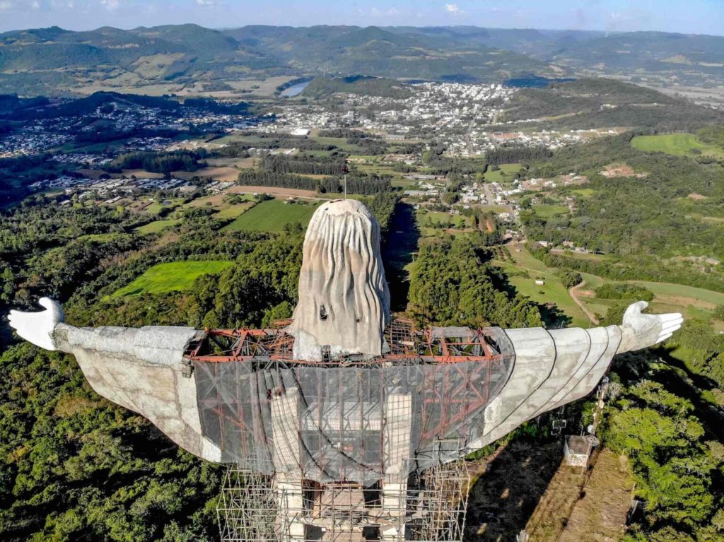 Brasil construye El Protector, una nueva estatua de Cristo que será más alta que El Redentor y estará situada en la ciudad de Encantado